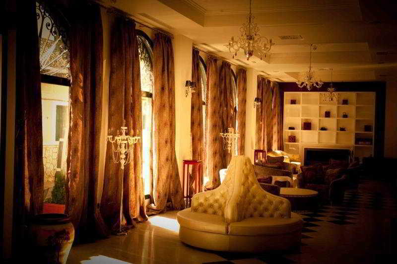 酒店 Dioni Boutique 4*